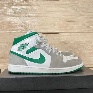 Nike Air Jordan 1 Retro SE Mid ‘Pine Green’ (Size US11)